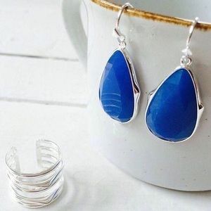 Sentiment Stone Drops